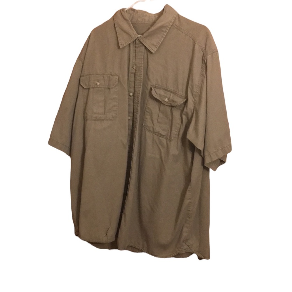 Brown sleeveless buttoned shirt